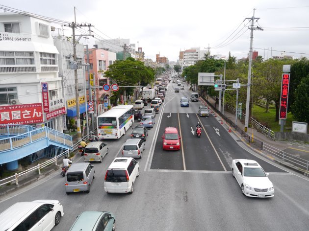 注意早晚繁忙時段的沖繩交通情況！